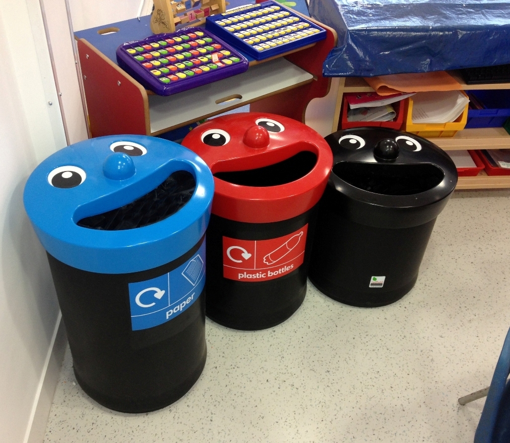 11-12-Keele-Recycling-PR-Smiley-Bins-WEB