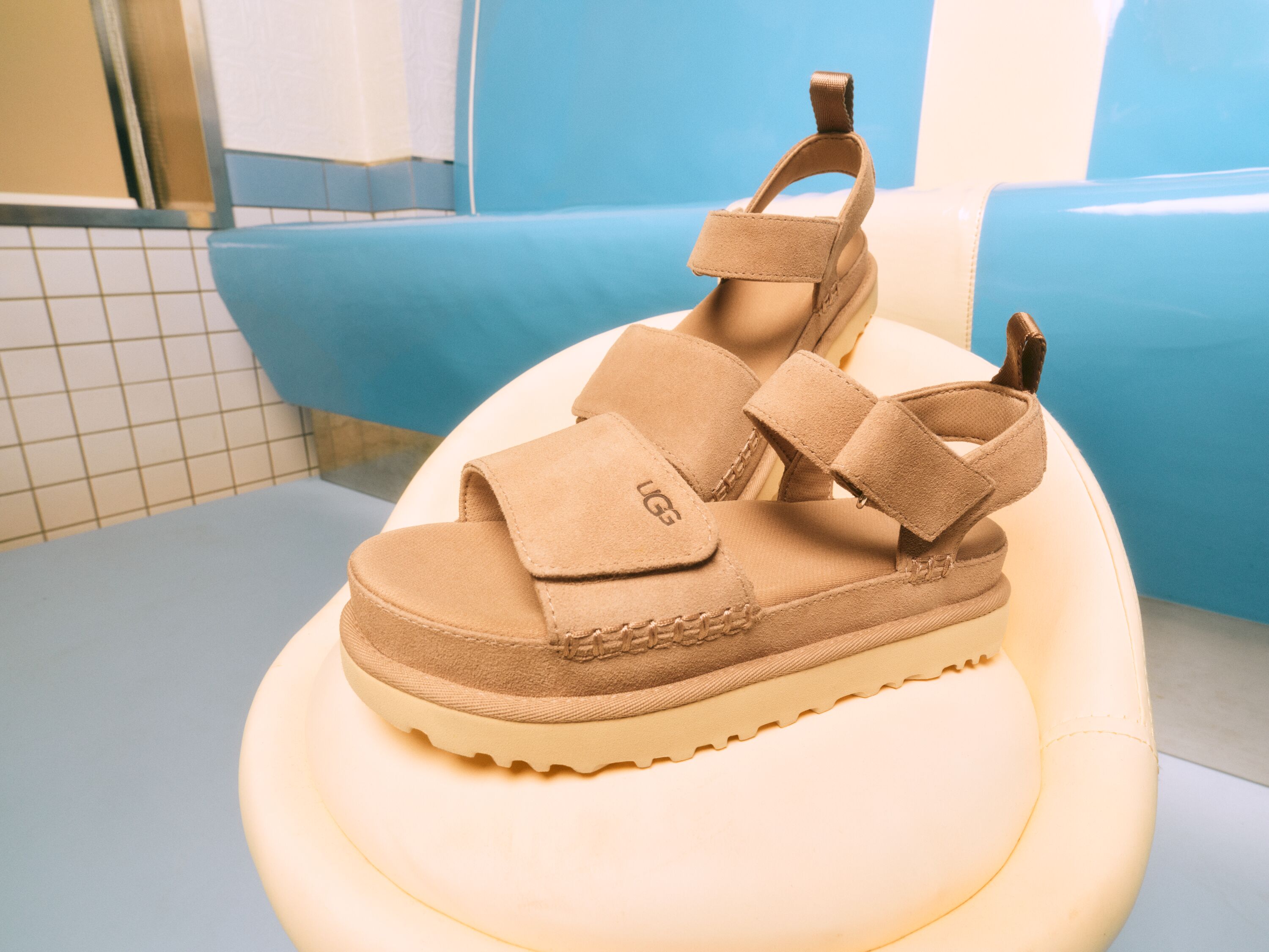 UGG