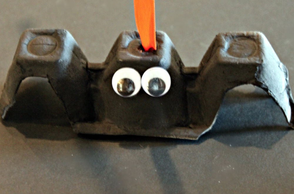 egg carton bat