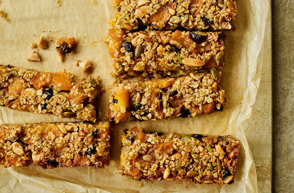 Peach and Ginger Granola Bars - Lunchboxes