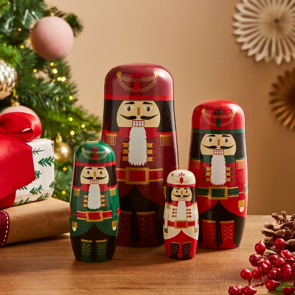 Dunelm Christmas Decorati0ns