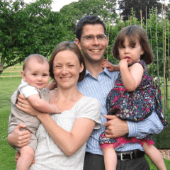 Family portrait of Michelle, David, Grace & Harry